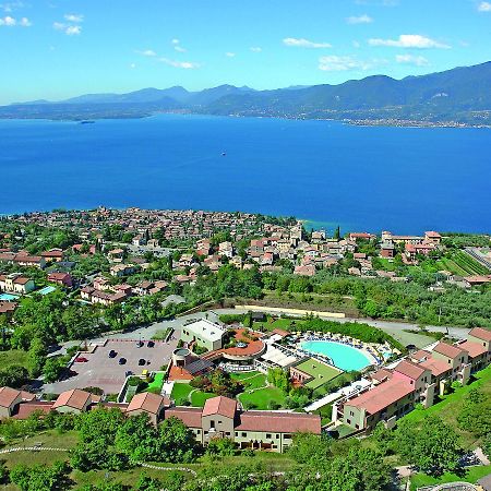 Le Torri Del Garda Familyspa Resort Torri Del Benaco Exteriör bild