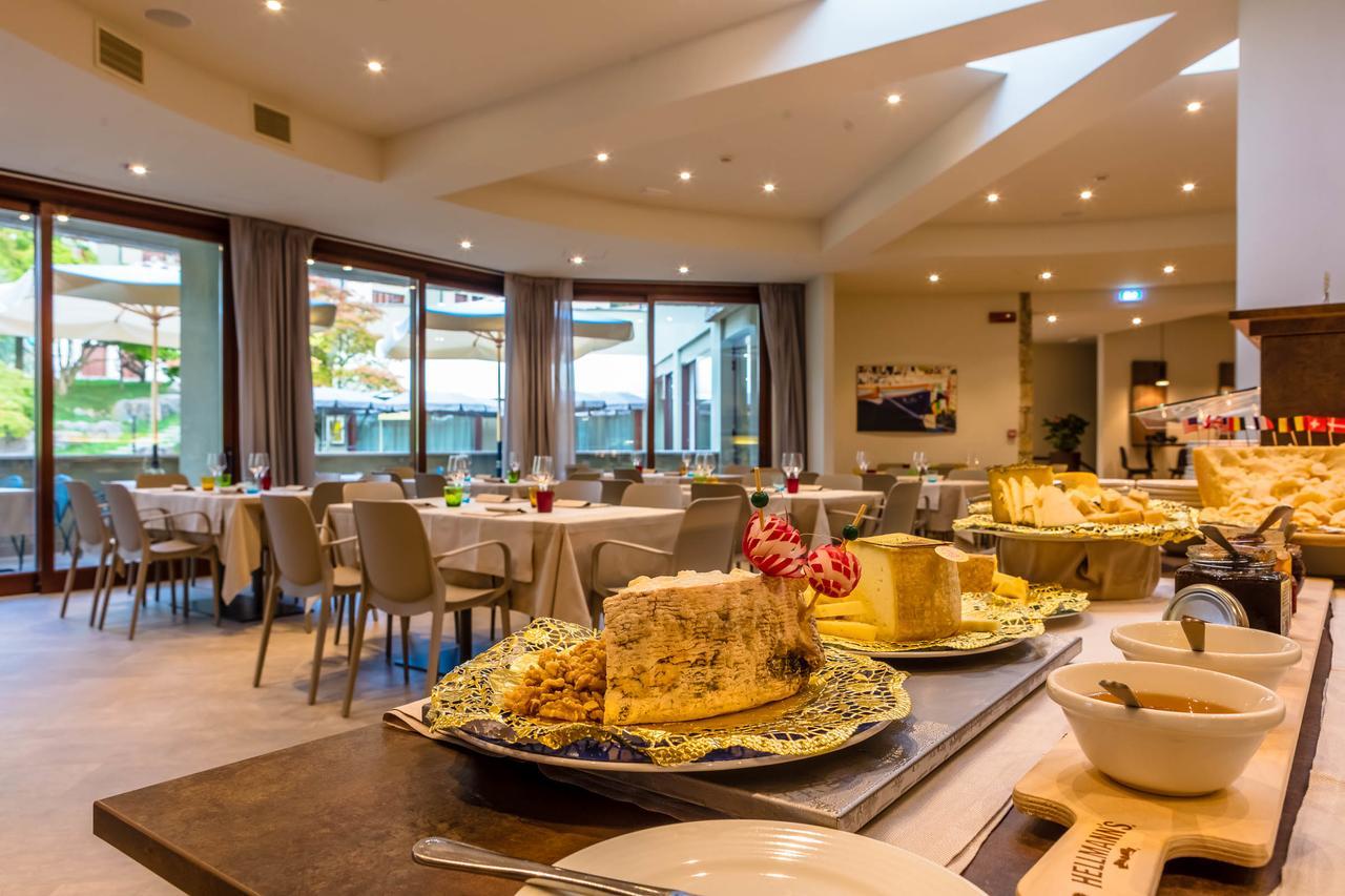 Le Torri Del Garda Familyspa Resort Torri Del Benaco Exteriör bild