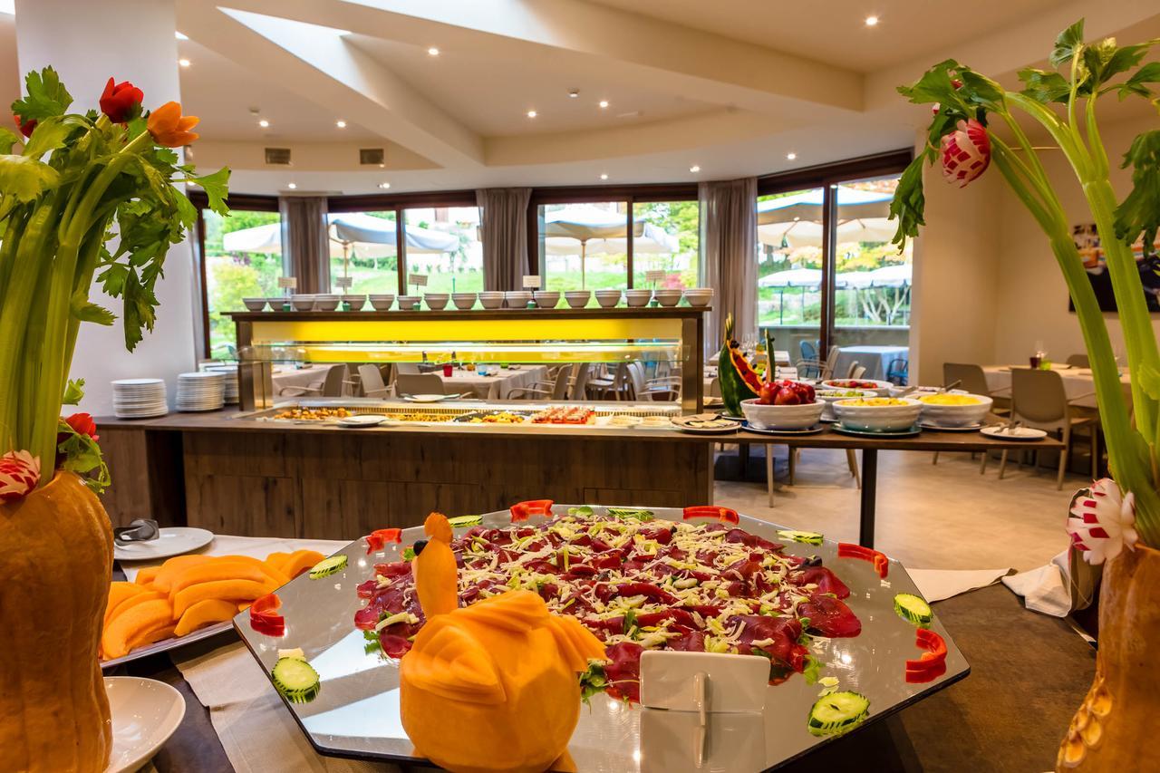 Le Torri Del Garda Familyspa Resort Torri Del Benaco Exteriör bild