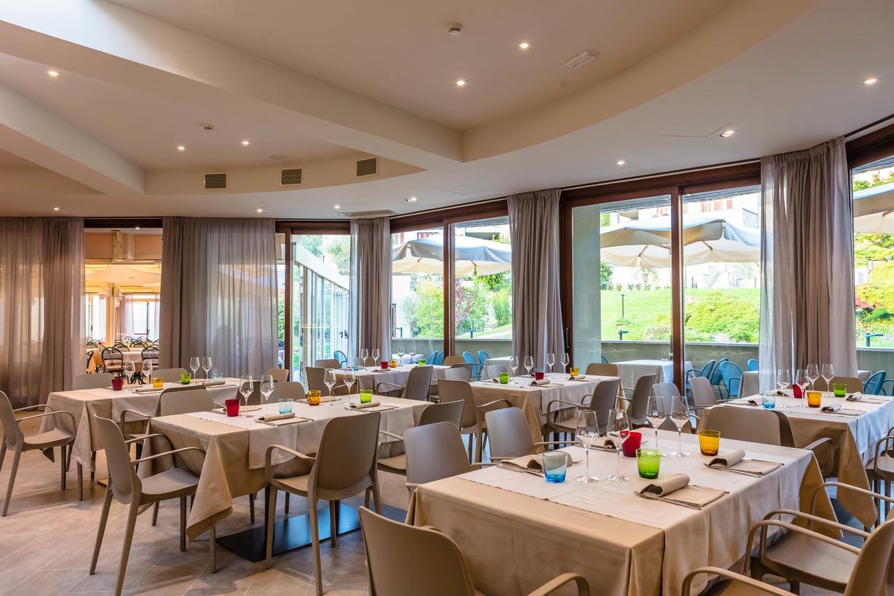 Le Torri Del Garda Familyspa Resort Torri Del Benaco Exteriör bild