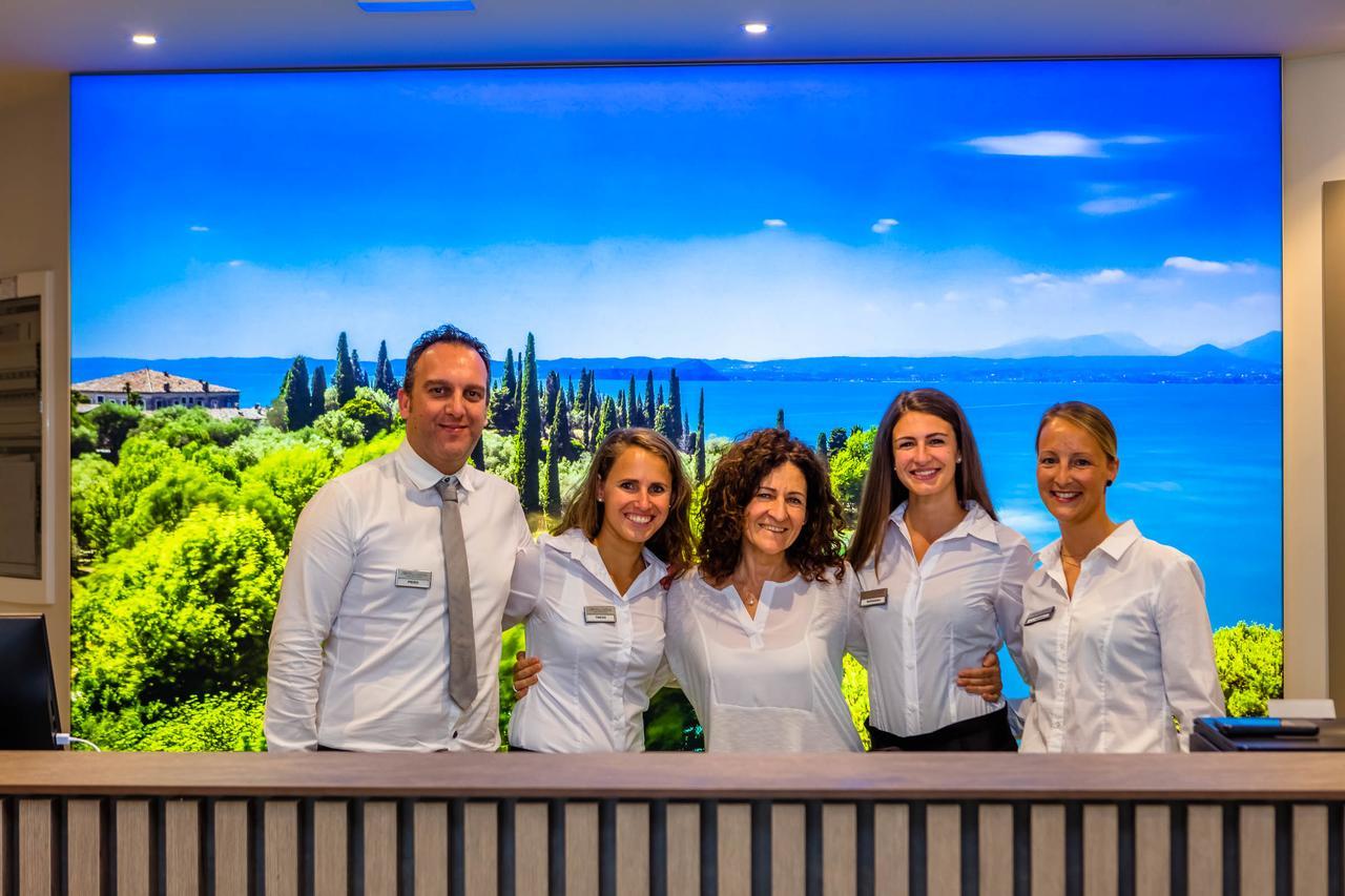 Le Torri Del Garda Familyspa Resort Torri Del Benaco Exteriör bild