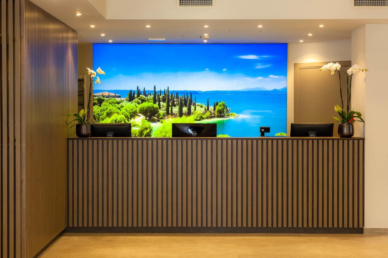 Le Torri Del Garda Familyspa Resort Torri Del Benaco Exteriör bild