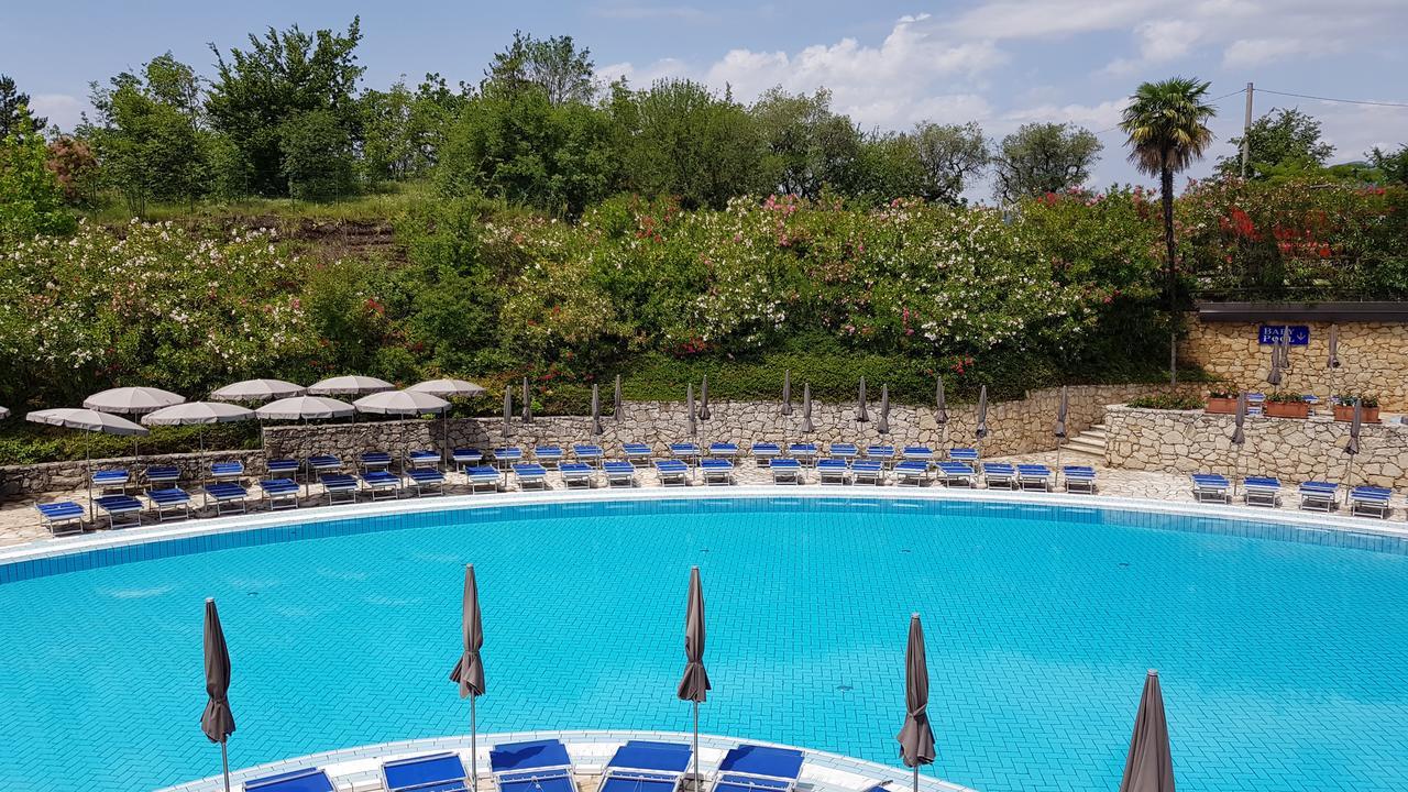 Le Torri Del Garda Familyspa Resort Torri Del Benaco Exteriör bild